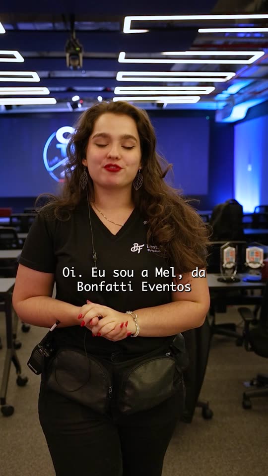 Melissa, da Bonfatti Eventos, gravando depoimento no Ideal HUB
