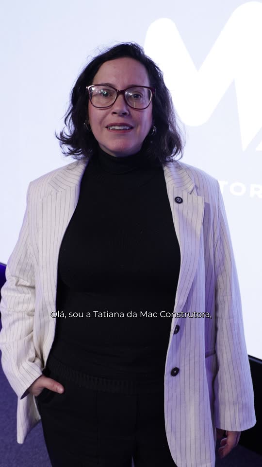 Tatiana, da MAC Construtora, gravando depoimento no Ideal HUB
